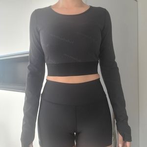 Lululemon crop top